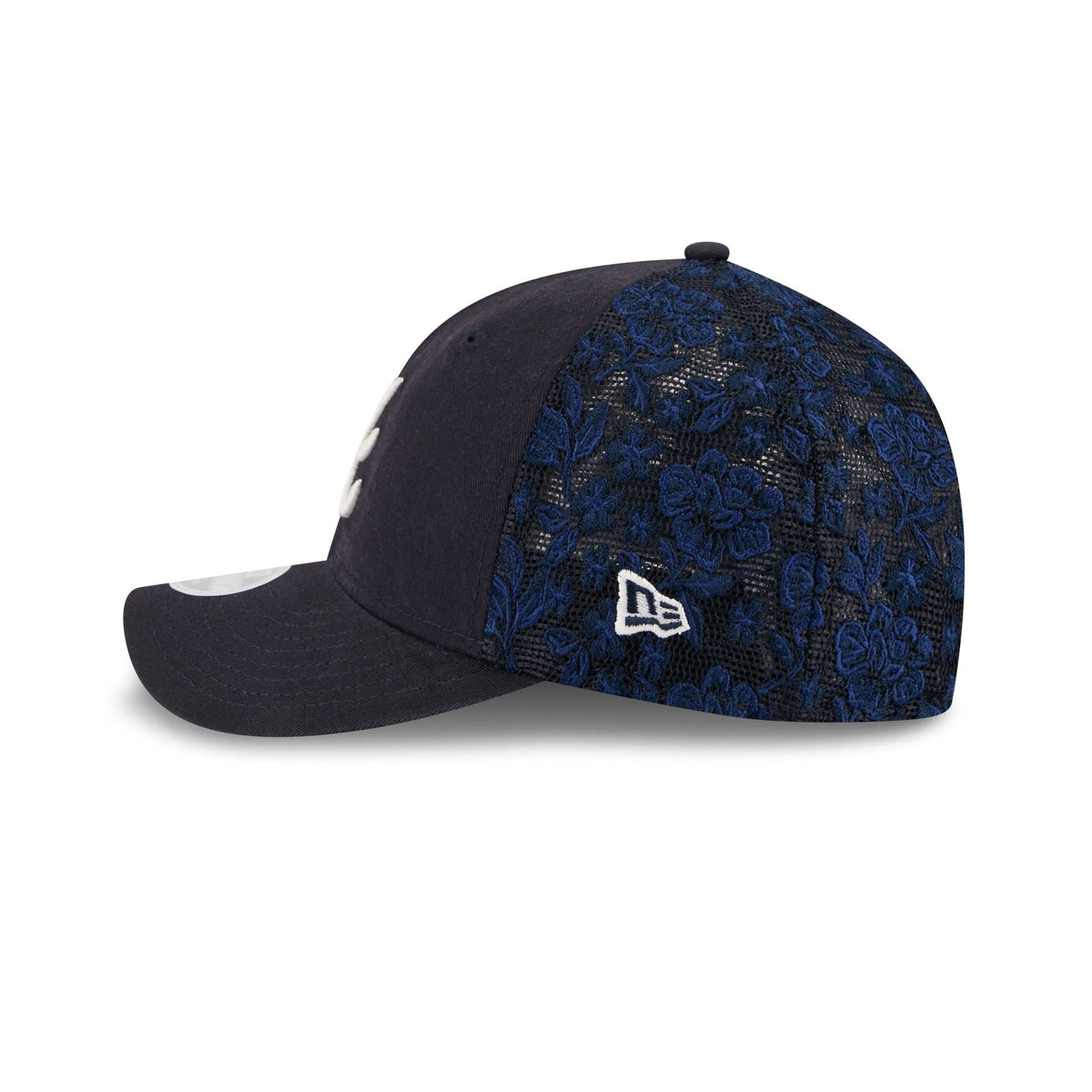 Atlanta Braves Floral Mesh Women's 9FORTY M-Crown Trucker Hat